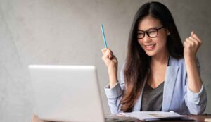 Bonus donna da 8000 euro - Mandamentonotizie.it (Fonte foto Canva)