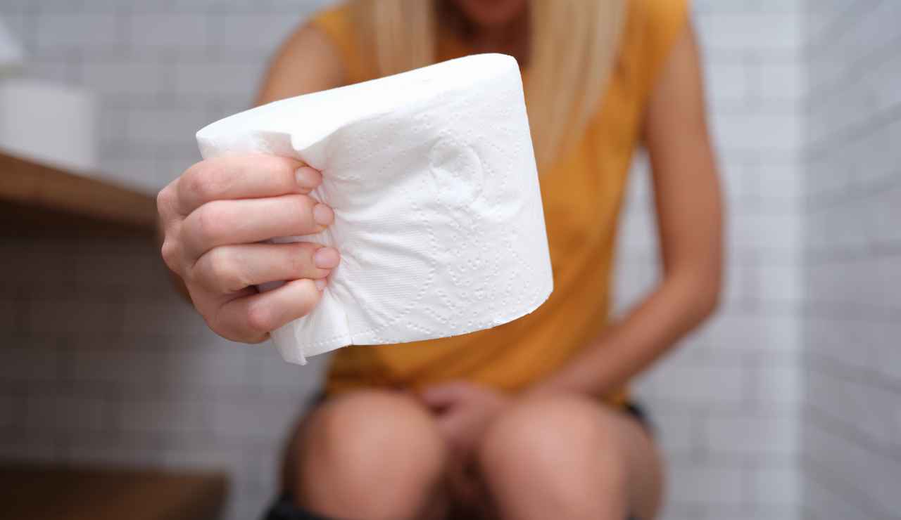 Multa per lo sciacquone di notte - Mandamentonotizie.it (Fonte foto Canva)