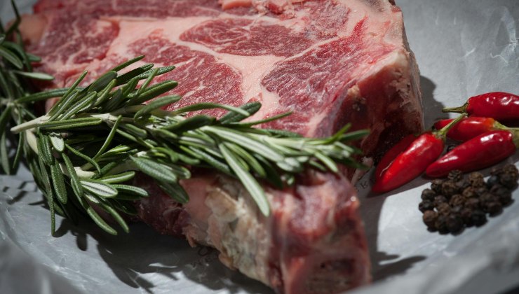 Quale carne è più dannosa per la salute - mandamentonotizie.it - 20250515