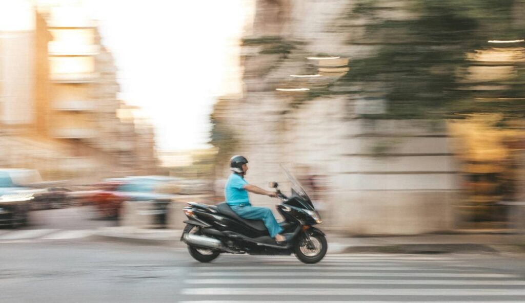 “L’idea ce l’ha data il sindaco” | Il nuovo trucchetto per non pagare l’assicurazione è geniale: esenzione automatica con un click