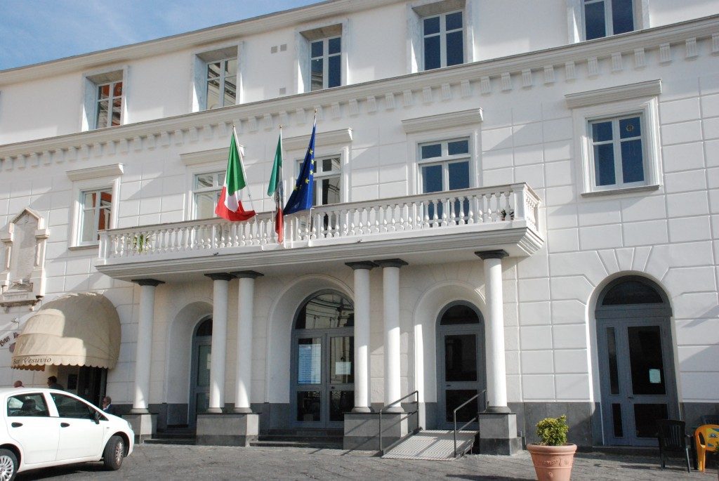 MUGNANO. Da otto anni assessori senza indennità: quanto risparmia il comune?