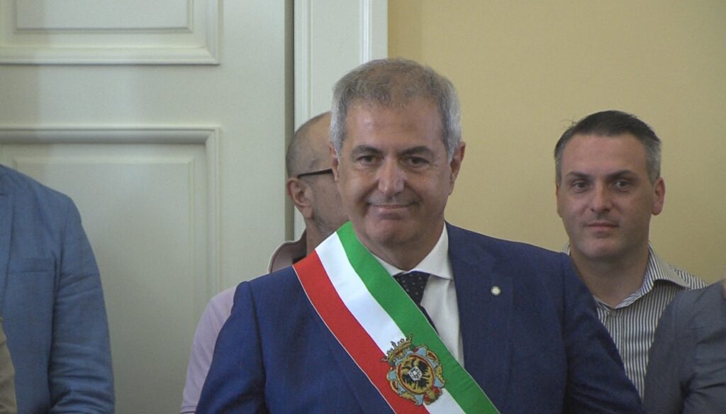Minieri revoca le dimissioni:primo step il bilancio