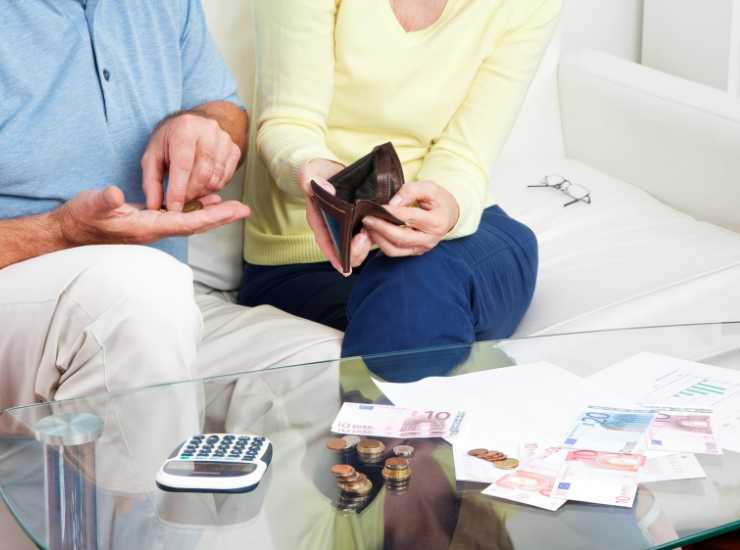Famiglie ti spettano 1820 euro - Mandamentonotizie.it (Fonte foto Canva)