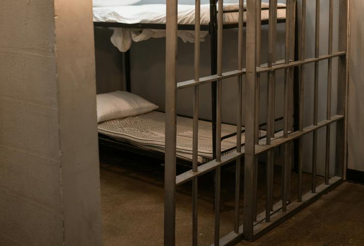 Ariano Irpino, droga e cellulari in carcere