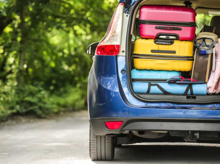 Auto pesante salta la vacanza - Mandamentonotizie.it (Fonte foto Canva)