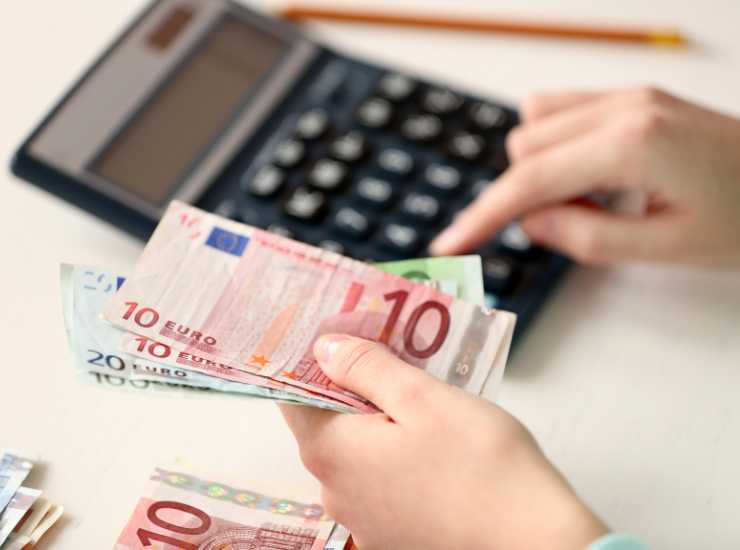 Busta paga in arrivo 1500 euro in più - Mandamentonotizie.it (Fonte foto Canva)