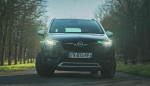 Fari estivi in questo caso ti multano più di 168 euro - Mandamentonotizie.it (Fonte foto Canva)