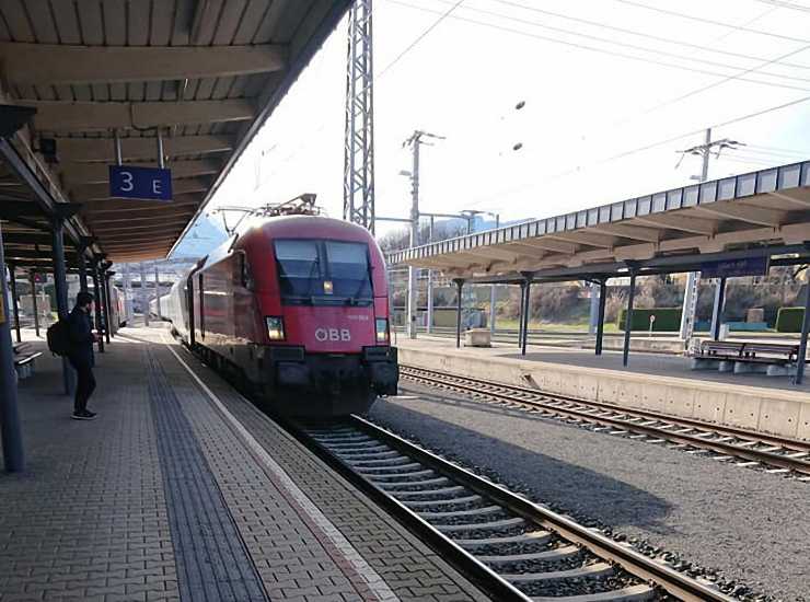 Ferrovie dello Stato assume come candidarsi - Mandamentonotizie.it (Fonte Foto Canva)