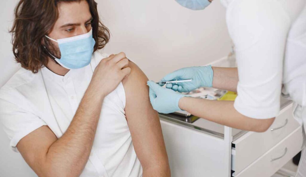 Vaccino astrazeneca rimborso mensile - Mandamentonotizie.it (Fonte foto Canva)