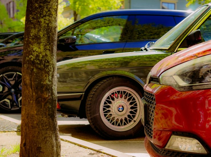 auto parcheggiate