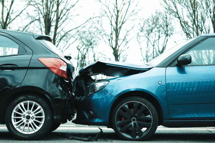 Incidente tra auto
