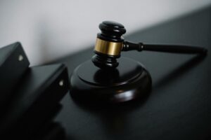 Era accusato di tentato omicidio aggravato, ma il Tribunale l'ha assolto. Il caso sta facendo discutere