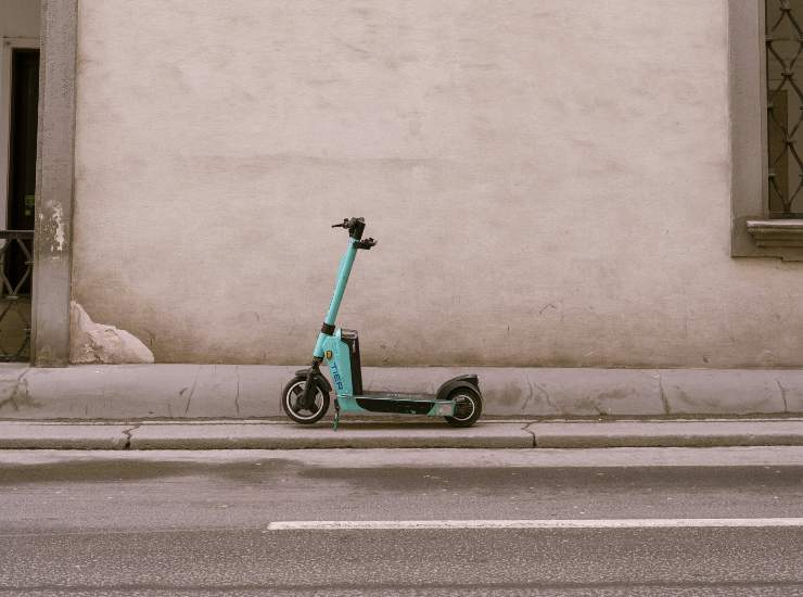 parcheggio monopattino
