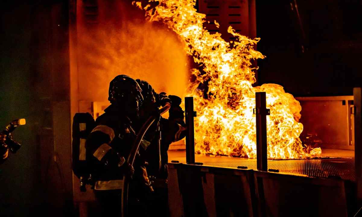 Avellino, incendio in carcere: l'ha appiccato un detenuto. Ci sono feriti