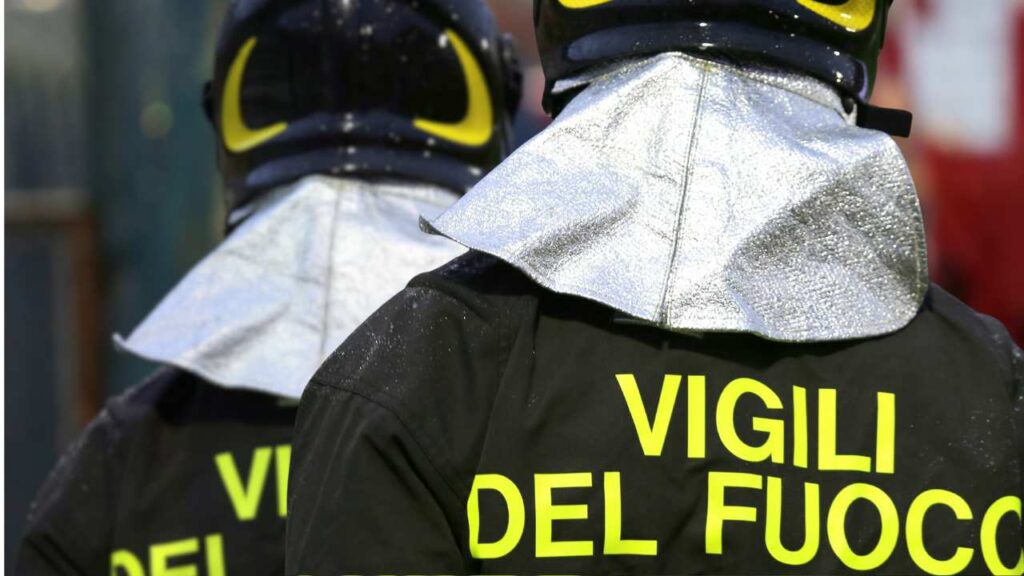 Vigili del fuoco (Canva) Mandamentonotizie.it